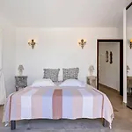 Holiday home Des Orangers - Vue Avec Piscine *